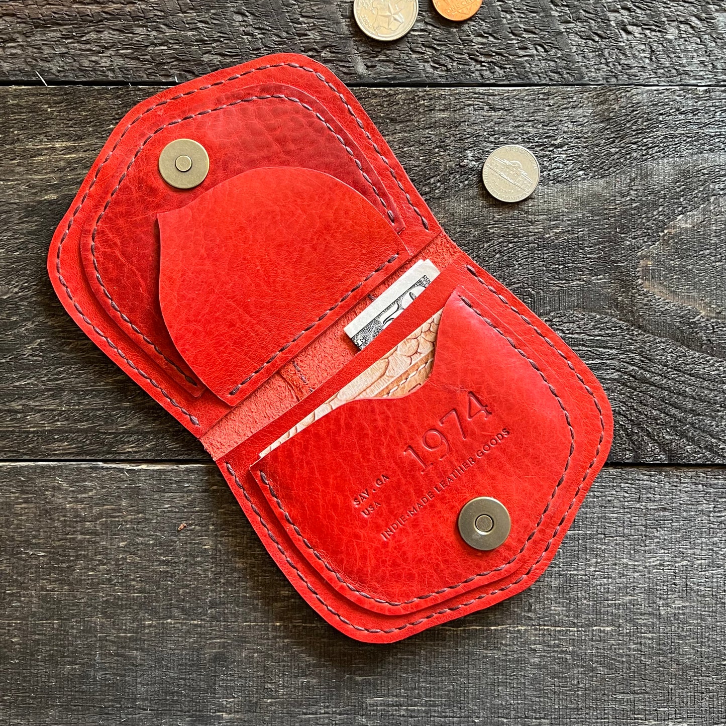 Thames River Leather Wallet – Handcrafted Clamshell Design