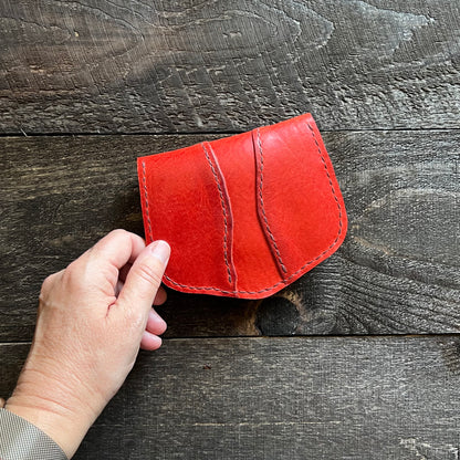 Thames River Leather Wallet – Handcrafted Clamshell Design